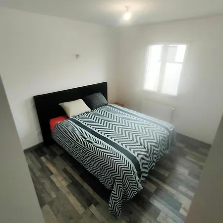 Dans Maison Plain-pied Moderne