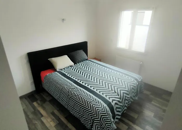 Dans Maison Plain-pied Moderne