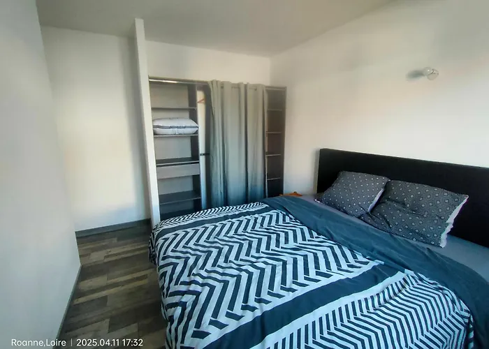 Dans Maison Plain-pied Moderne Kwatera prywatna *